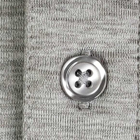 Vuori Henley Shirt Mens Large ? Gray Long Sleeve Performance Stretch Athletic - Picture 5 of 8